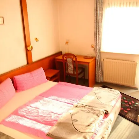 Kircheiber Hof Couette-café 3*