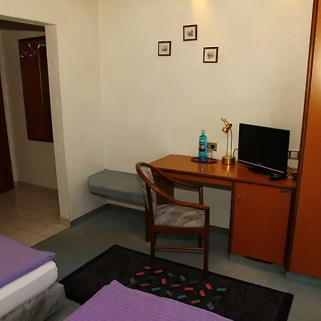 Couette-café Kircheiber Hof 3*